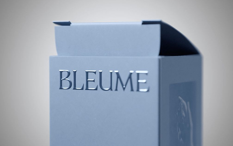 in hộp giấy dập nổi