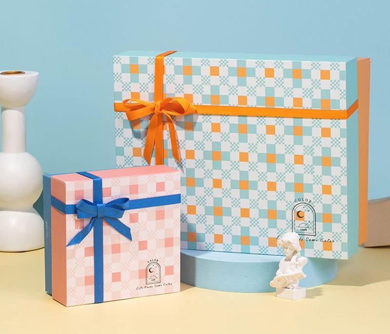 in hộp tặng theo yêu cầu